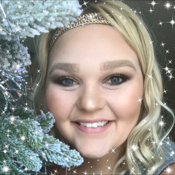 Meet your Posher, Candice - Picture 1 of 1